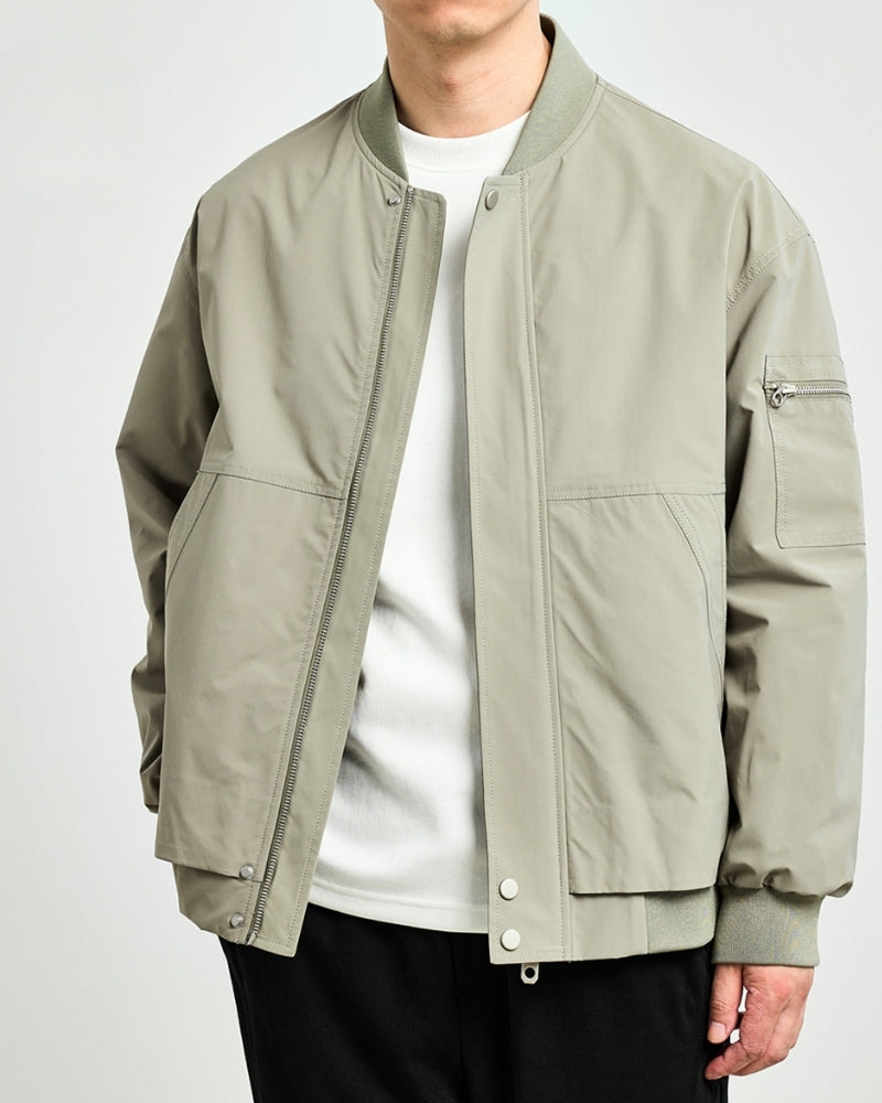 Minimalistische Bomberjacke