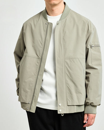 Minimalistische Bomberjacke